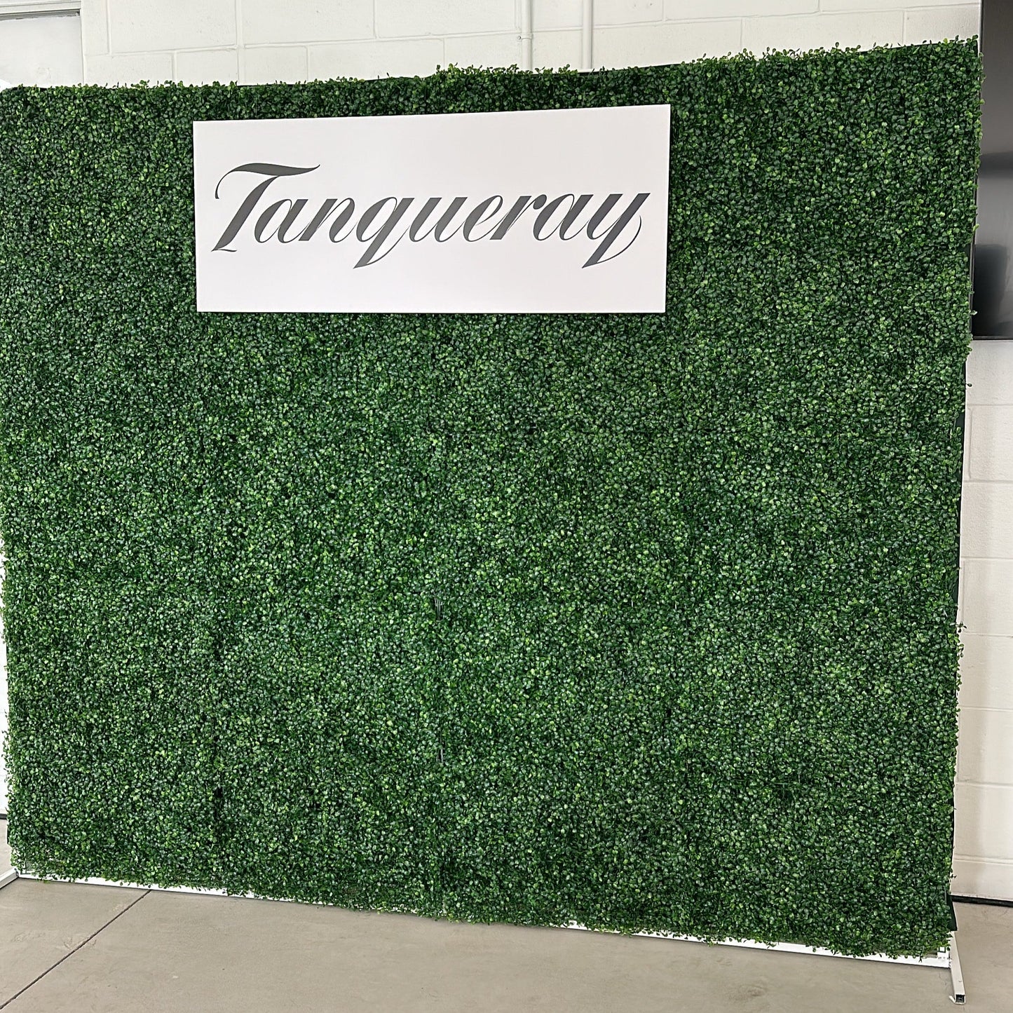 GREEN BOXWOOD BACKDROP