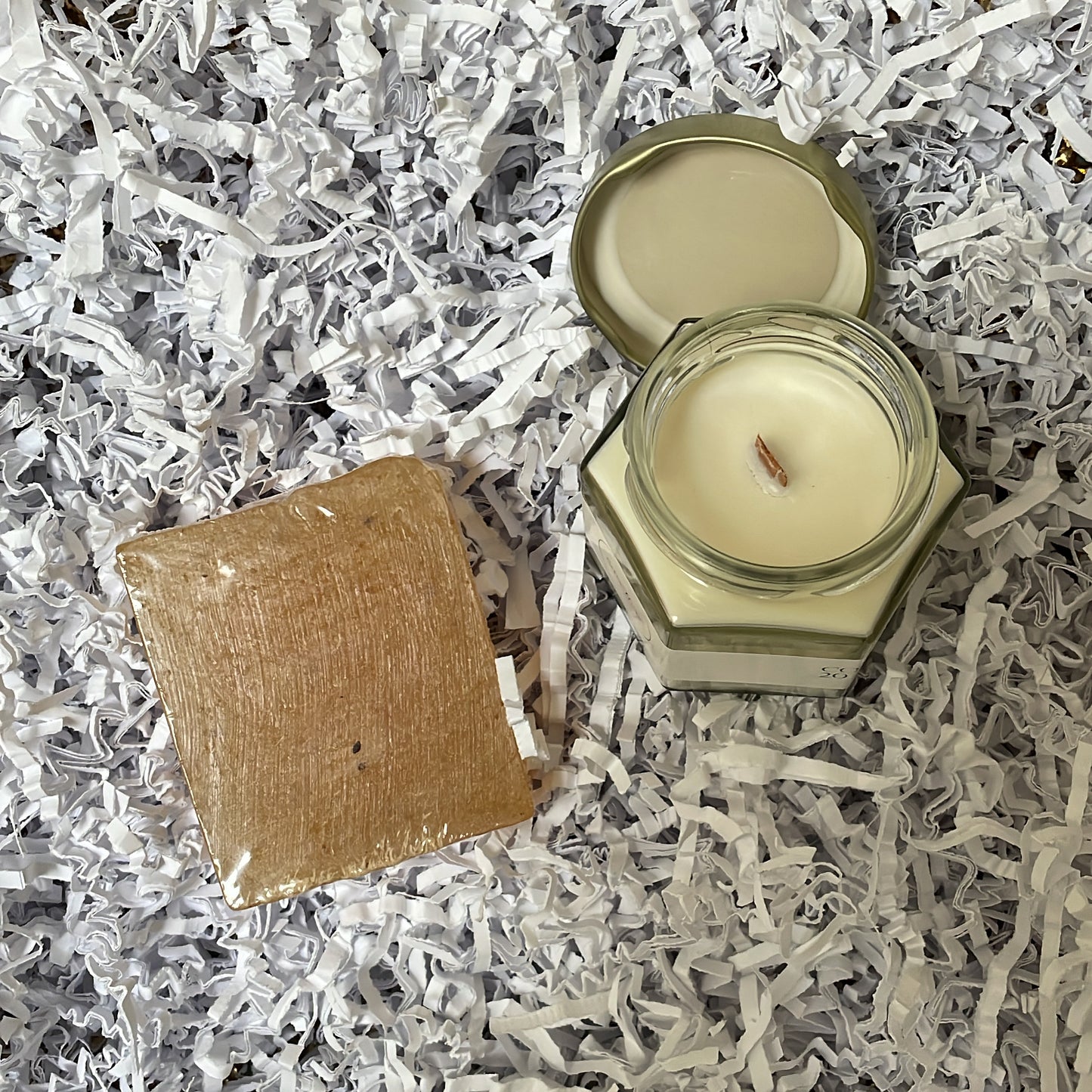 EXFOLIATING BAR & CANDLE