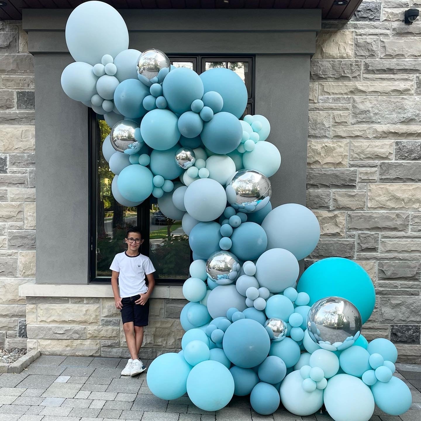 OUTDOOR BALLOON GARLAND STARTING AT $550